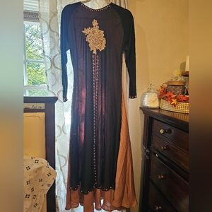 Elegant Black and Pink Abaya